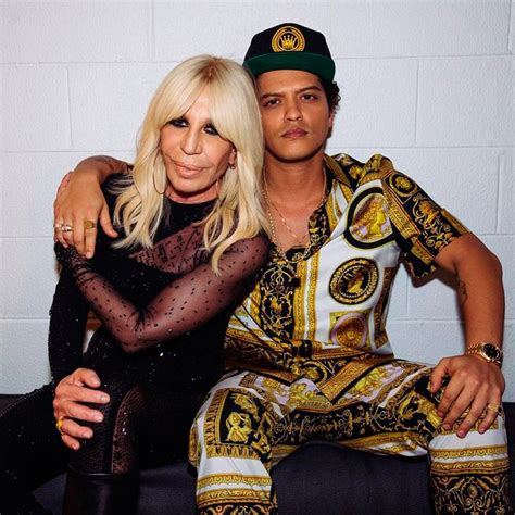 versace hemd bruno mars dupe|donatella Versace Bruno Mars.